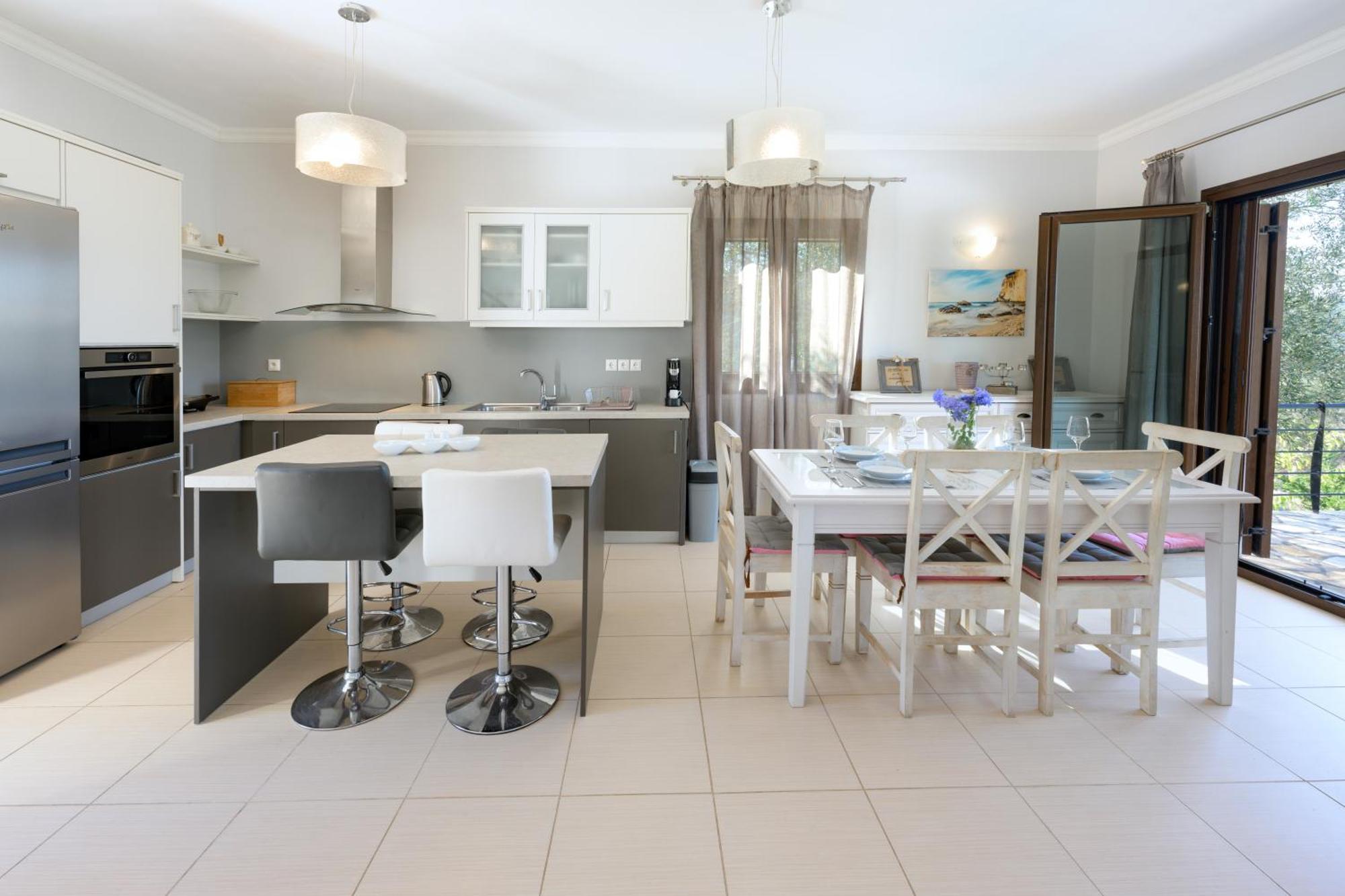 Villa Bougarini Haven Family Villa Rock Pool Oasis Ieromonachos المظهر الخارجي الصورة