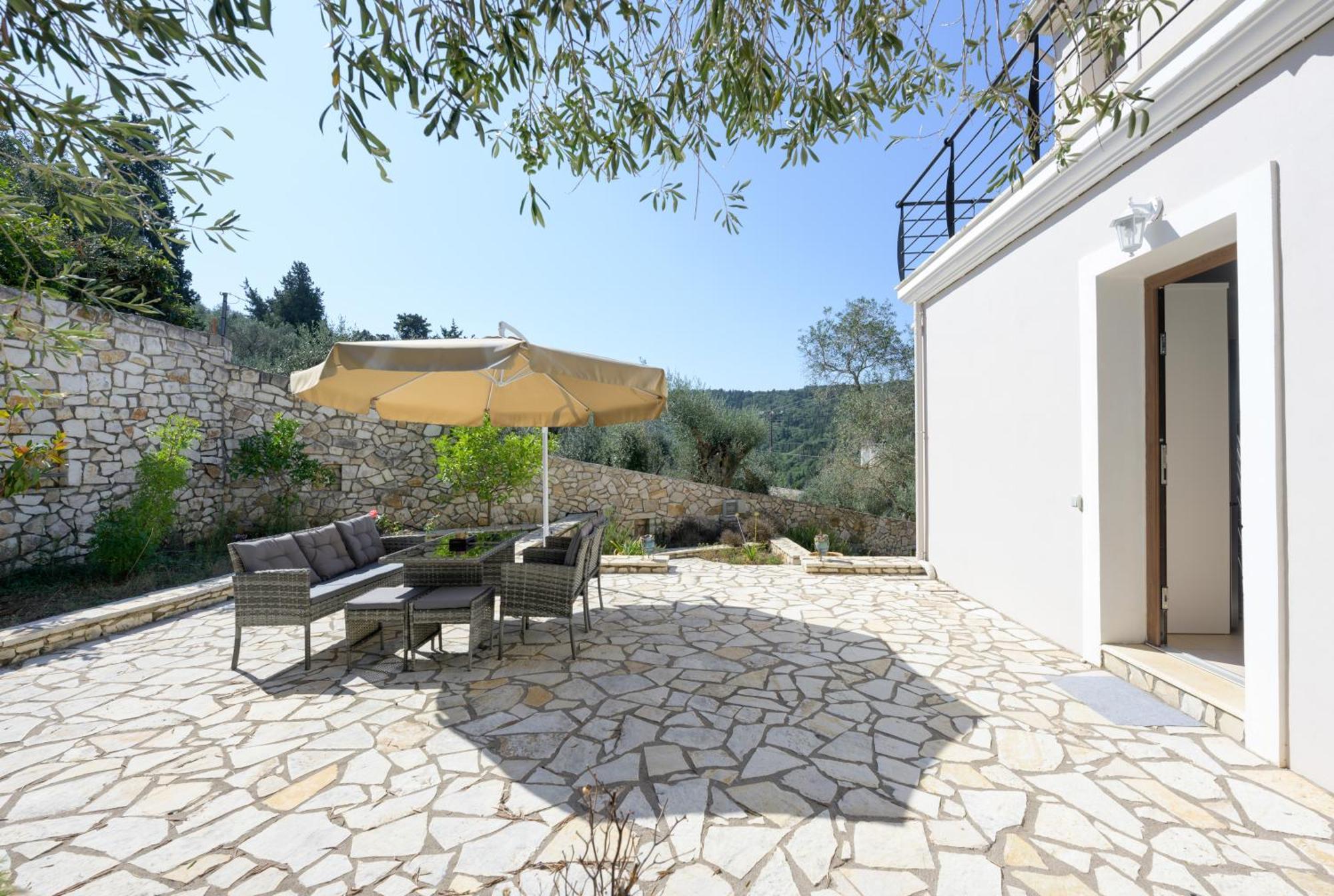 Villa Bougarini Haven Family Villa Rock Pool Oasis Ieromonachos المظهر الخارجي الصورة