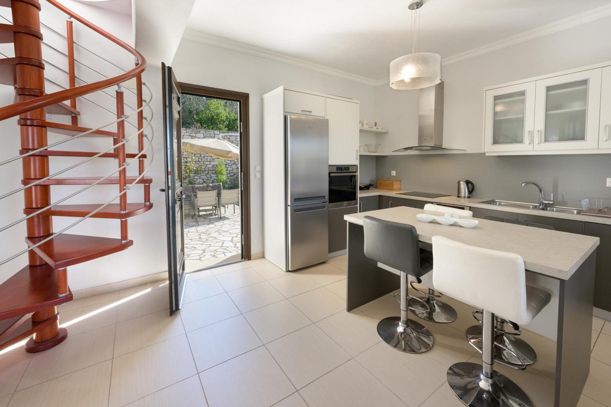 Villa Bougarini Haven Family Villa Rock Pool Oasis Ieromonachos المظهر الخارجي الصورة