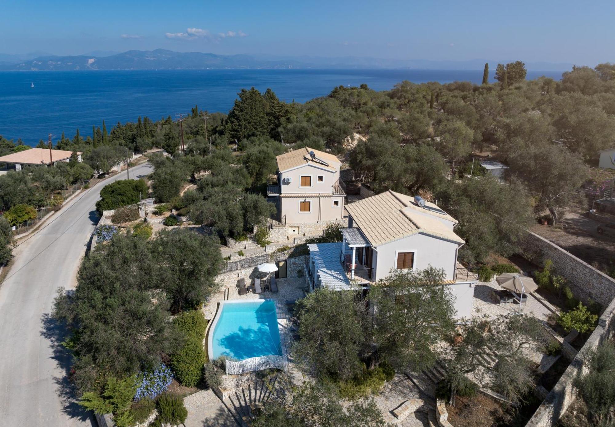 Villa Bougarini Haven Family Villa Rock Pool Oasis Ieromonachos المظهر الخارجي الصورة