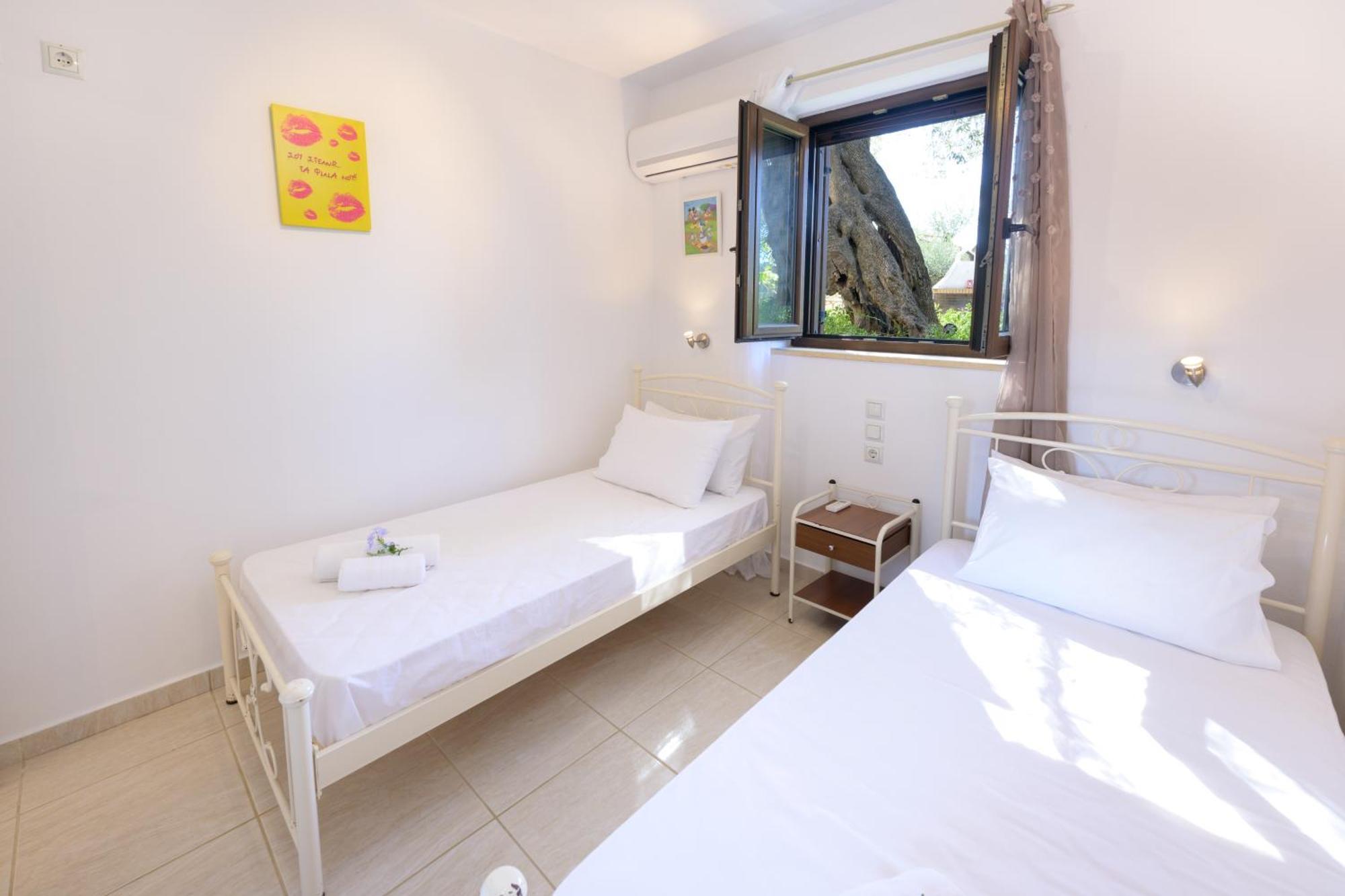 Villa Bougarini Haven Family Villa Rock Pool Oasis Ieromonachos المظهر الخارجي الصورة