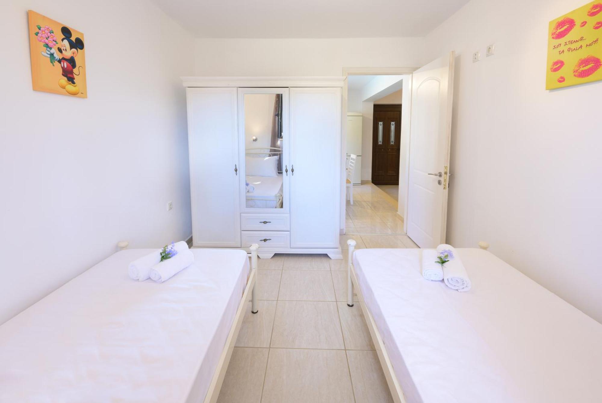 Villa Bougarini Haven Family Villa Rock Pool Oasis Ieromonachos المظهر الخارجي الصورة