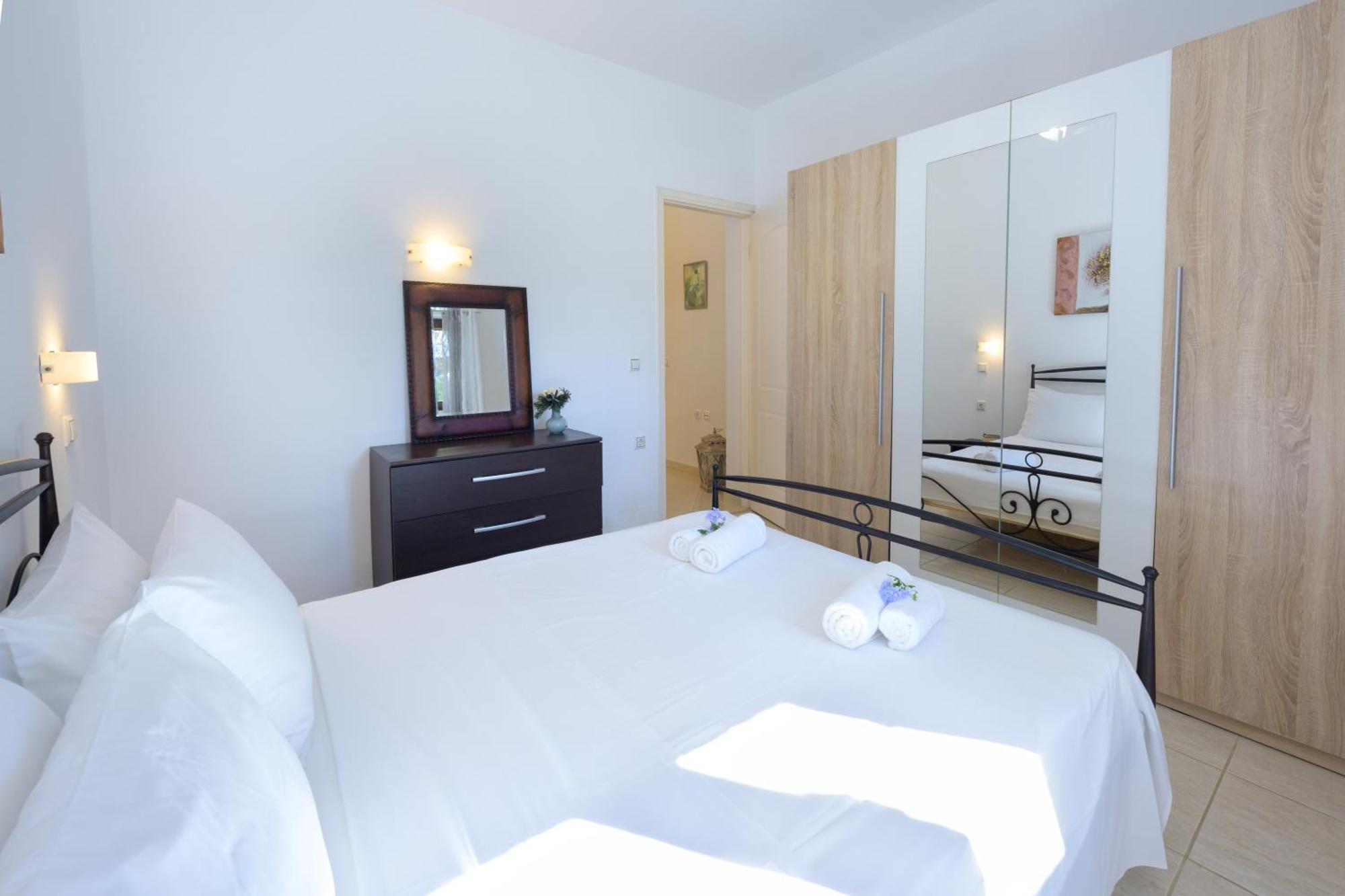 Villa Bougarini Haven Family Villa Rock Pool Oasis Ieromonachos المظهر الخارجي الصورة