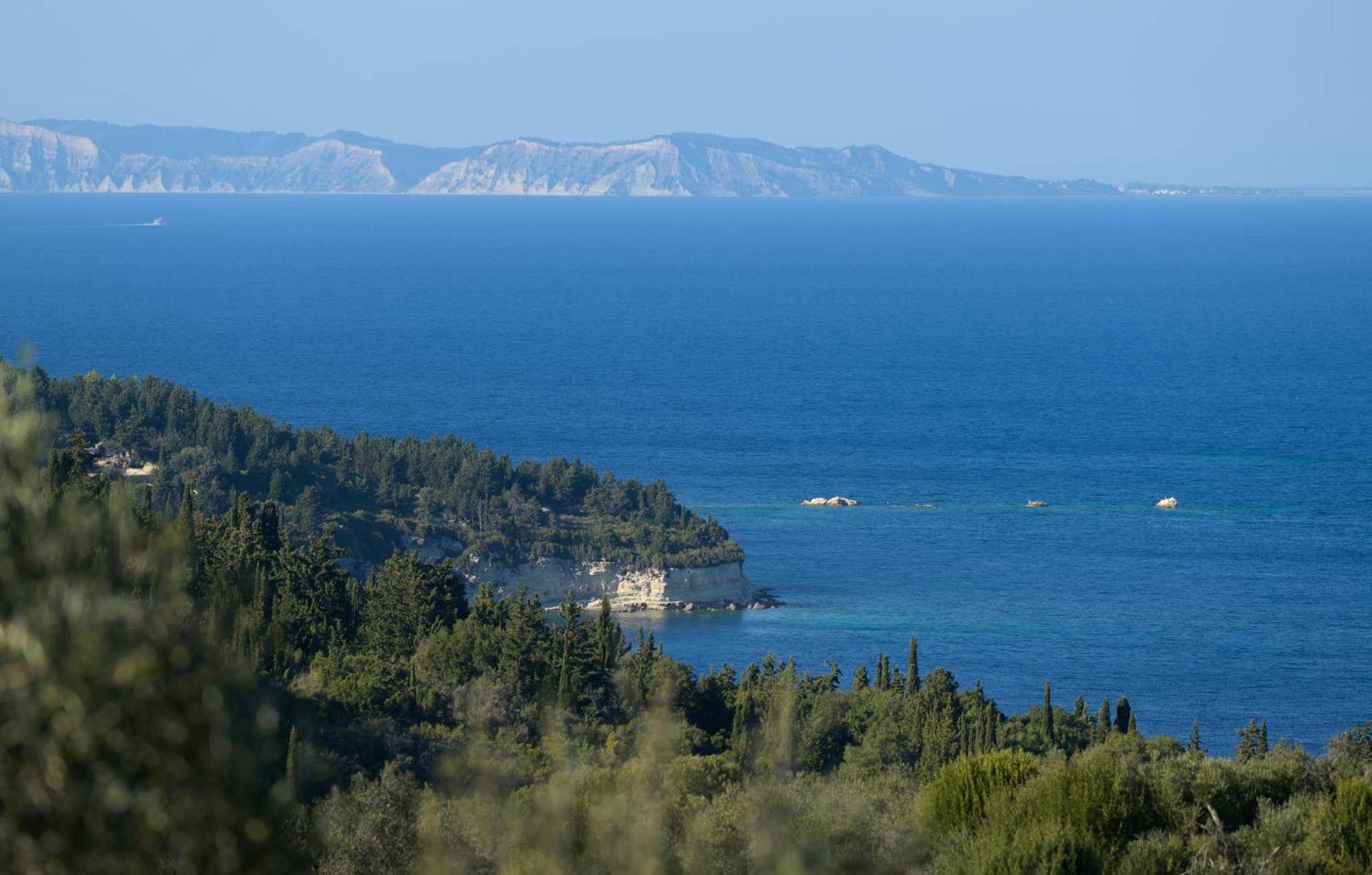 Villa Bougarini Haven Family Villa Rock Pool Oasis Ieromonachos المظهر الخارجي الصورة