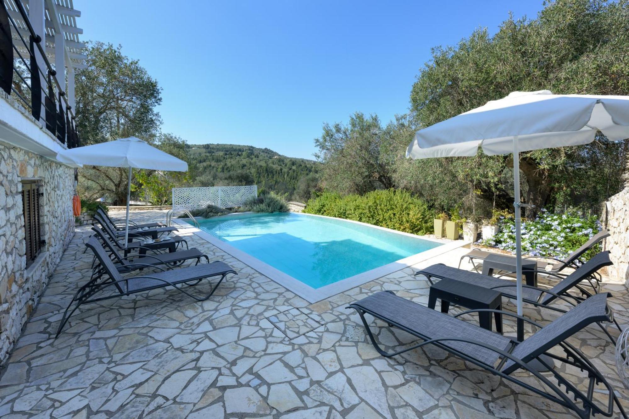 Villa Bougarini Haven Family Villa Rock Pool Oasis Ieromonachos المظهر الخارجي الصورة