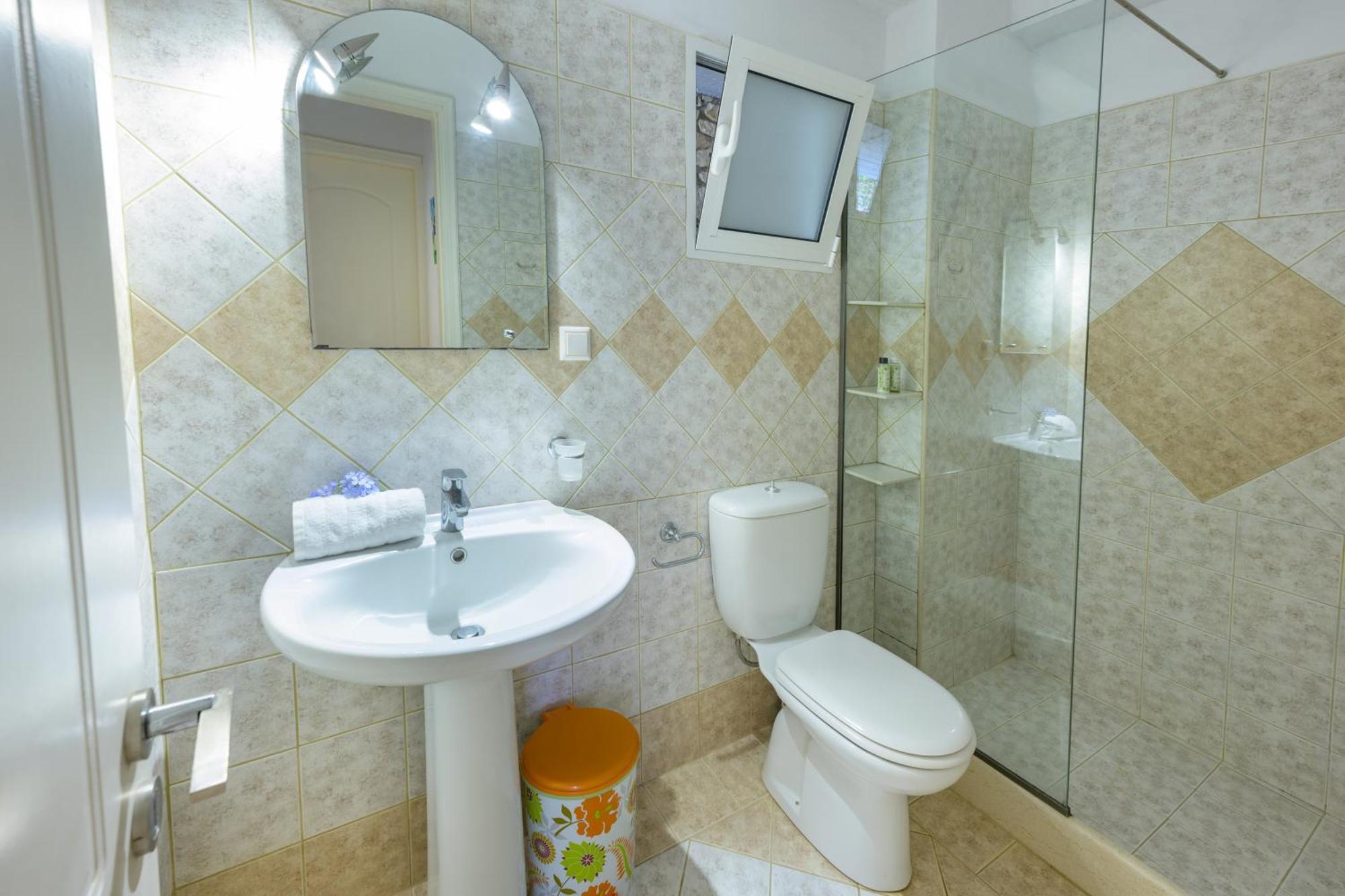 Villa Bougarini Haven Family Villa Rock Pool Oasis Ieromonachos المظهر الخارجي الصورة