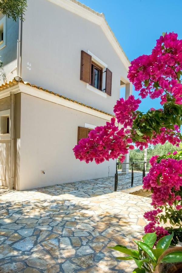 Villa Bougarini Haven Family Villa Rock Pool Oasis Ieromonachos المظهر الخارجي الصورة