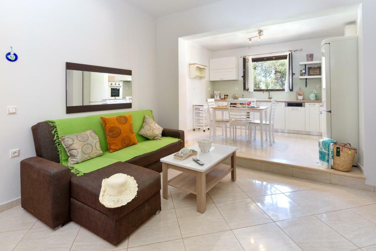 Villa Bougarini Haven Family Villa Rock Pool Oasis Ieromonachos المظهر الخارجي الصورة
